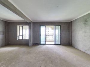 美的梧桐庄园 5室2厅 167.96㎡ 毛坯衡阳珠晖区酃湖万达广场二手房图片