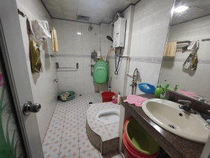 南方明珠花园B区 4室2厅 110.87㎡ 满五唯一_南方明珠花园B区二手房卫生间图片7