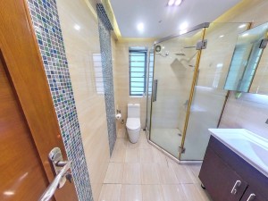 香格丽苑 3室2厅 113㎡ 满五年_香格丽苑二手房卫生间图片8
