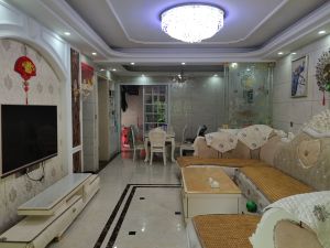 愉景新城 房东急售，精装大3房，拎包入住。衡阳蒸湘区呆鹰岭二手房图片